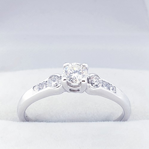 18ct White Gold Ring 0.47ct Diamond Ring 750 Size Q1/2 Value $2830 - Picture 3 of 5
