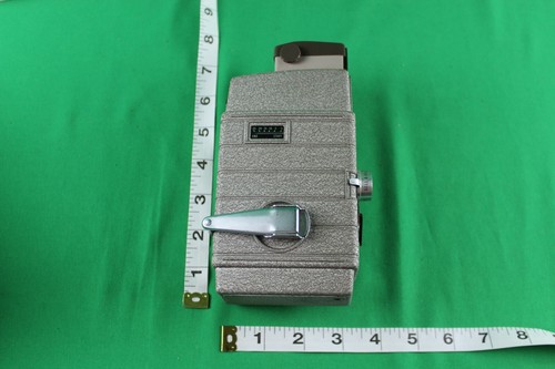 USED, BELL & HOWELL, 8mm, VINTAGE MOVIE CAMERA, MODEL # 319, 1 OWNER, 1950's UP - Imagen 7 de 12
