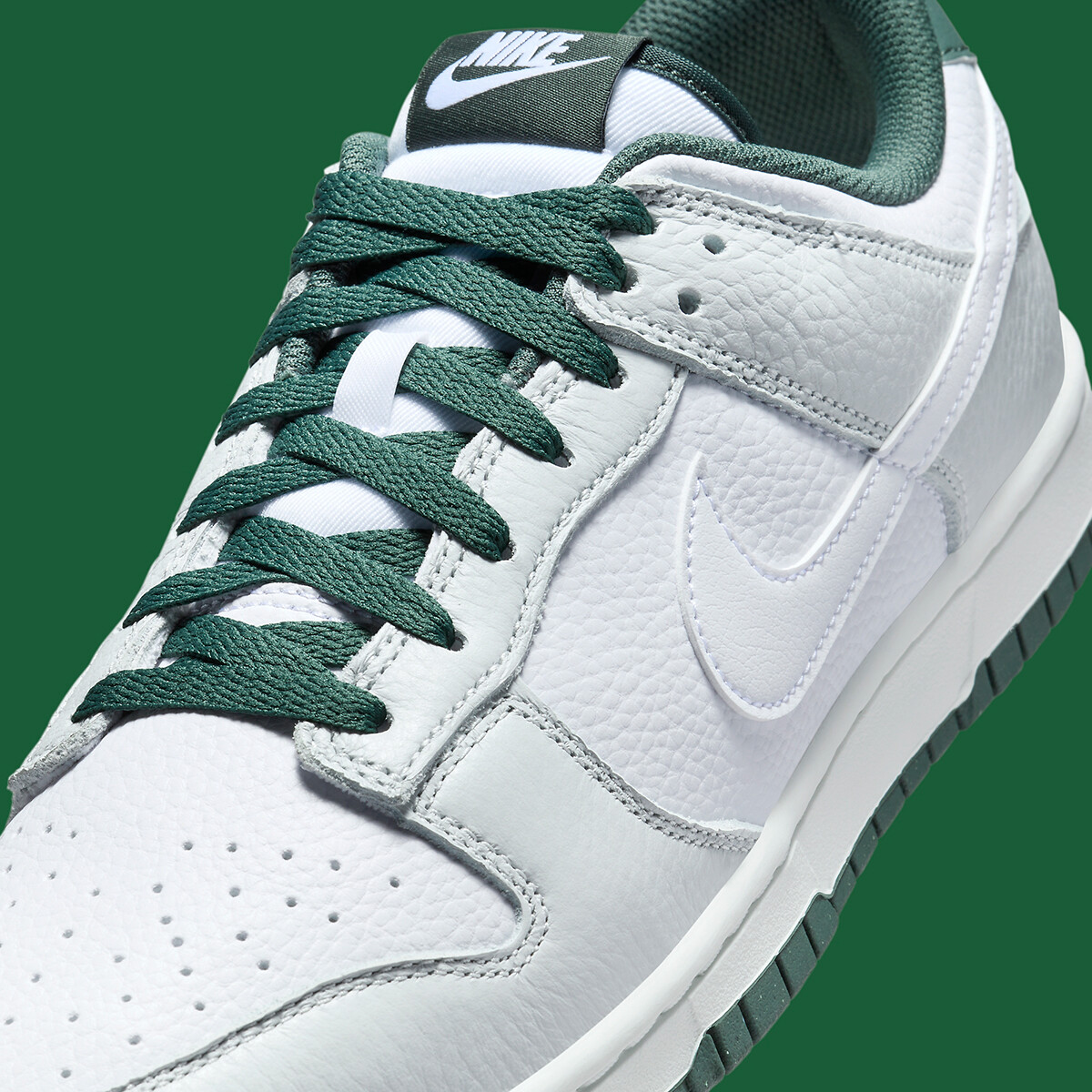 Nike Dunk Low Retro SE Photon Dust White Vintage Green