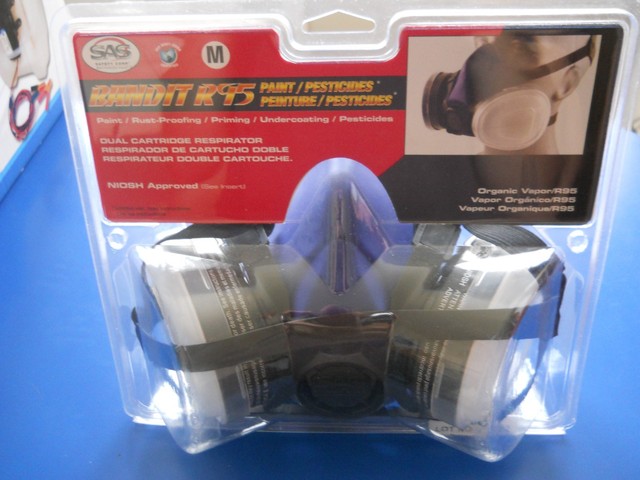 SAS 8661-92 Bandit™ N95 Disposable Dual Cartridge Respirator MEDIUM