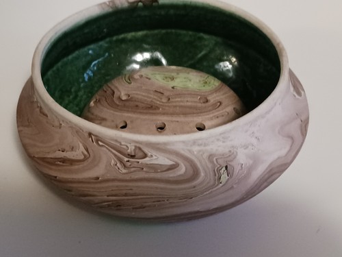 Garden Of The gods New Mexico Swirled Pottery Bowl With Flower Frog - Picture 7 of 9