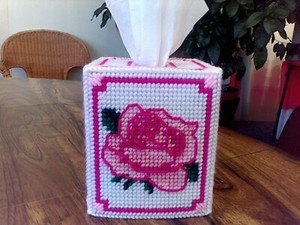 INSPIRATIONAL TISSUEBOX COVER - JUNE - PLASTIC CANVAS - BOUTIQUE