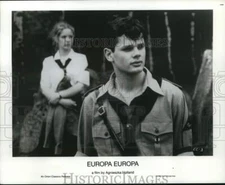 1990 Press Photo Marco Hofschneider in a scene from Europa Europa - lrp48638