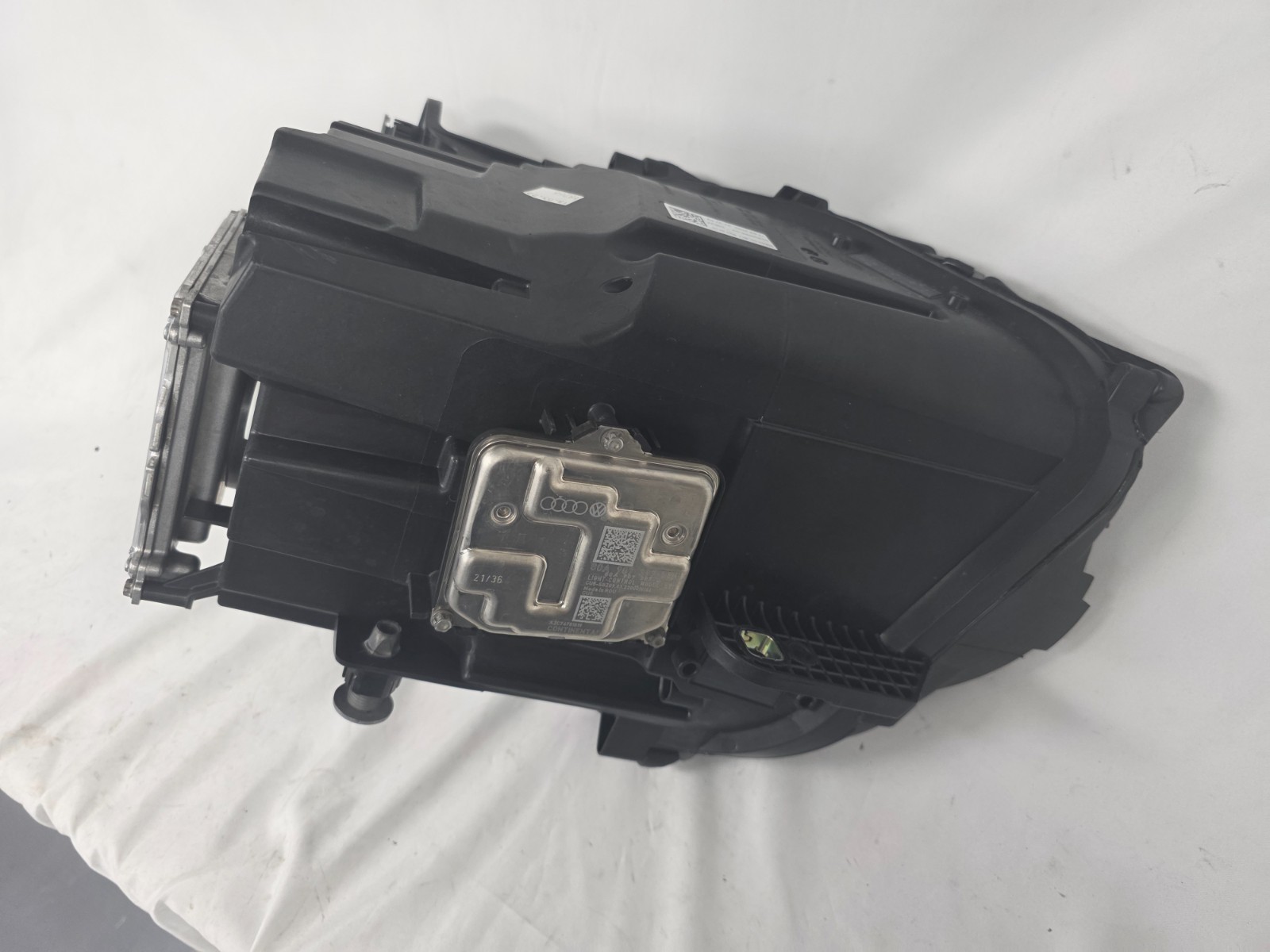 Bentley Continental GT 2020-2023 Right Headlight