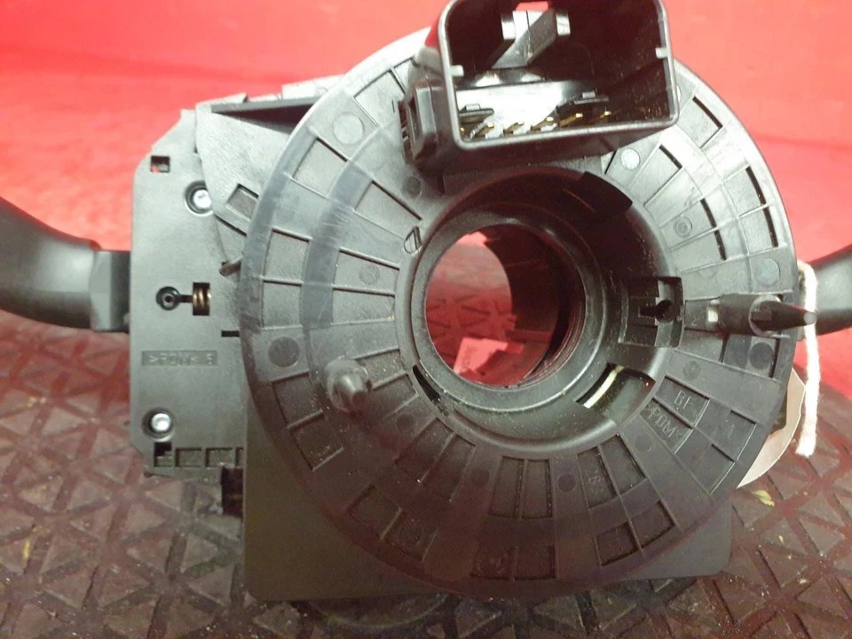 INTERRUPTOR LIMPIAPARABRISAS INDICADOR VOLKSWAGEN POLO 9N3 MK4 2007 TALLOS COLUMNA DIRECCIÓN  Foto 3 de 4