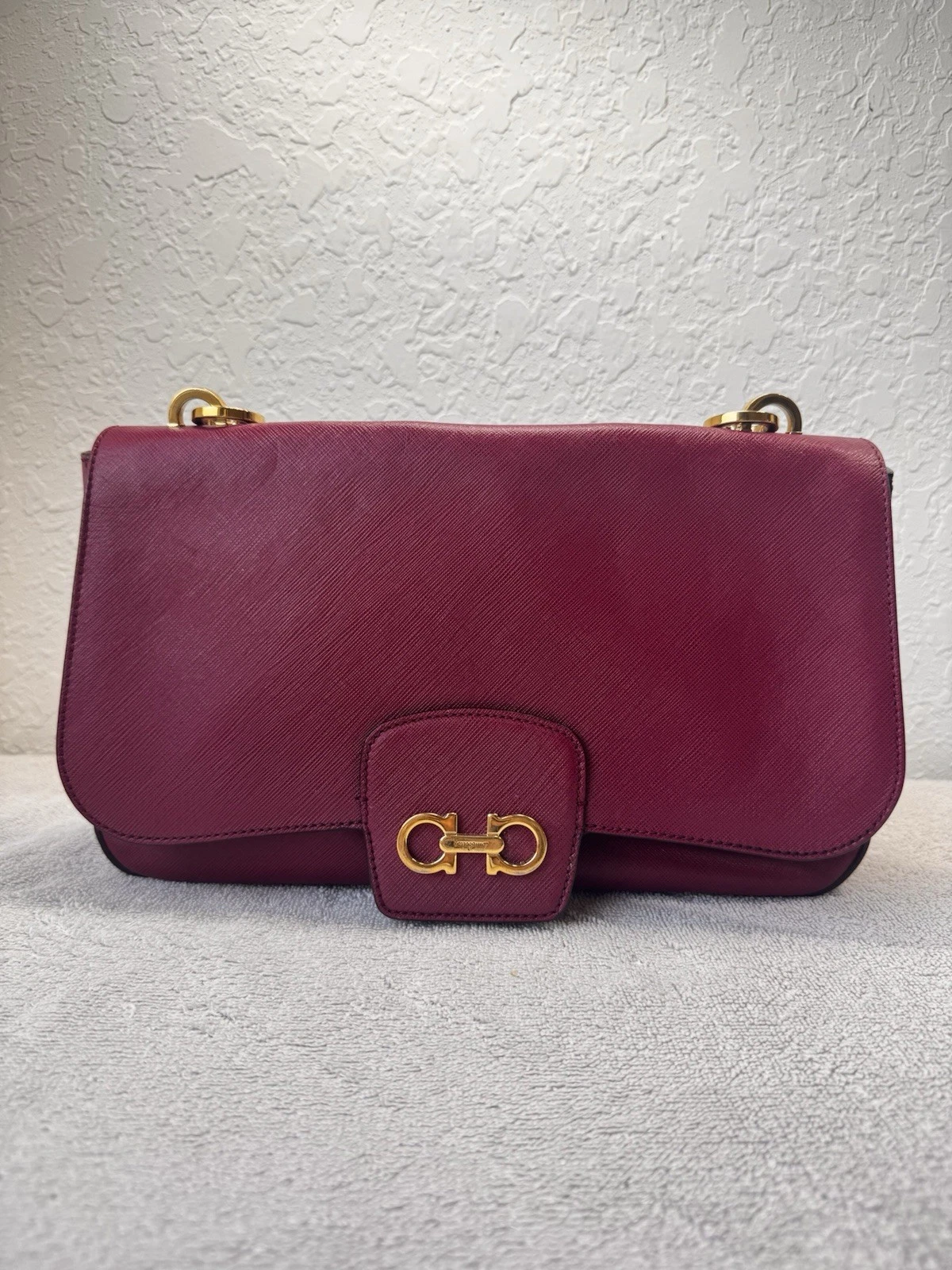 Ferragamo — Salvatore Ferragamo Gancini Chain Shoulder Bag Women 【Used】