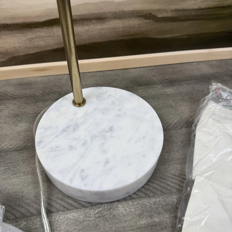 Lámpara de Tarea Pottery Barn Teen Hello Kitty Mármol Latón Color Raspado Leer Foto 2 de 4