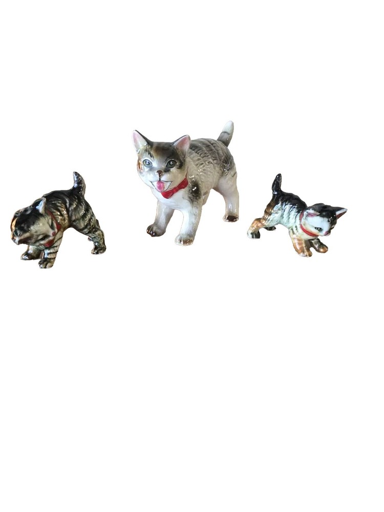 Mother Cat & 2 Kittens Figurines VTG BONE CHINA 1950s JAPAN gray Christmas bow