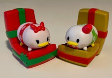 Disney Tsum Tsum Holiday DONALD  DAISY DUCK Medium Figures W/Present Stands
