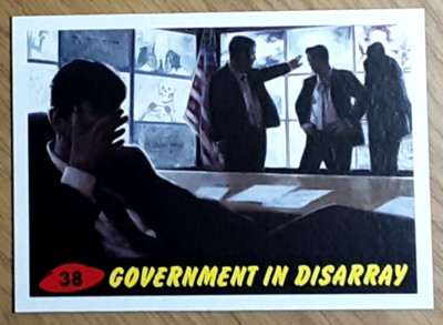 2013 Mars Attacks Invasion Heritage Card 38 GOVERMENT IN DISARRAY.