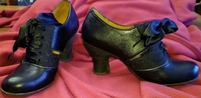 old fashioned mary jane shoes