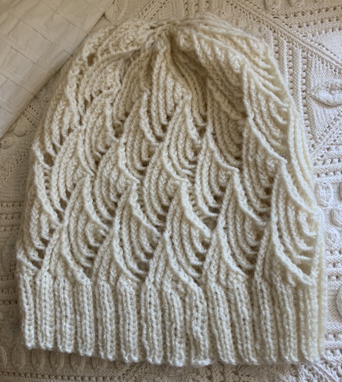 Handmade Retro Ivory Knit Shell Pattern Outdoor B… - image 1