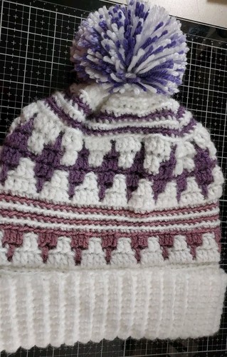 Shades Of Purple Mosiac Hat And Mittens Set - Picture 2 of 3
