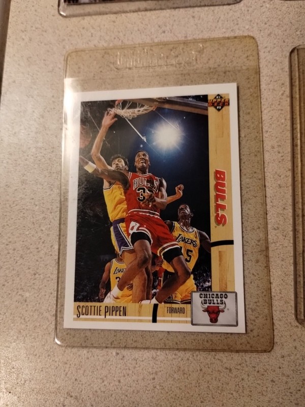 5 Card Lot,Scottie Pippen, Patrick Ewing, Elton Brand RC, Great Condition +9more