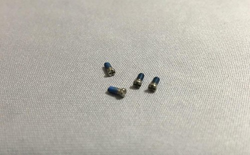 REPLACEMENT HINGE SCREWS FOR RAYBAN GALSSES / AVIATOR SUNGLASSES SILVER COLOR.