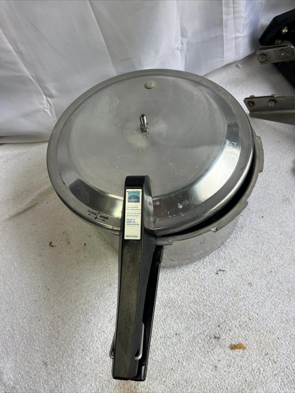 MIRRO-MATIC M-0536-11 Aluminum 6 Quart-5.7 Liter Pressure Pot Cooker