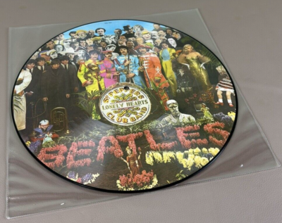 THE BEATLES SGT PEPPERS LONELY HEARTS CLUB BAND LP PICTURE THE BEATLES SGT PEPPERS LONELY HEARTS CLUB BAND LP PICTURE