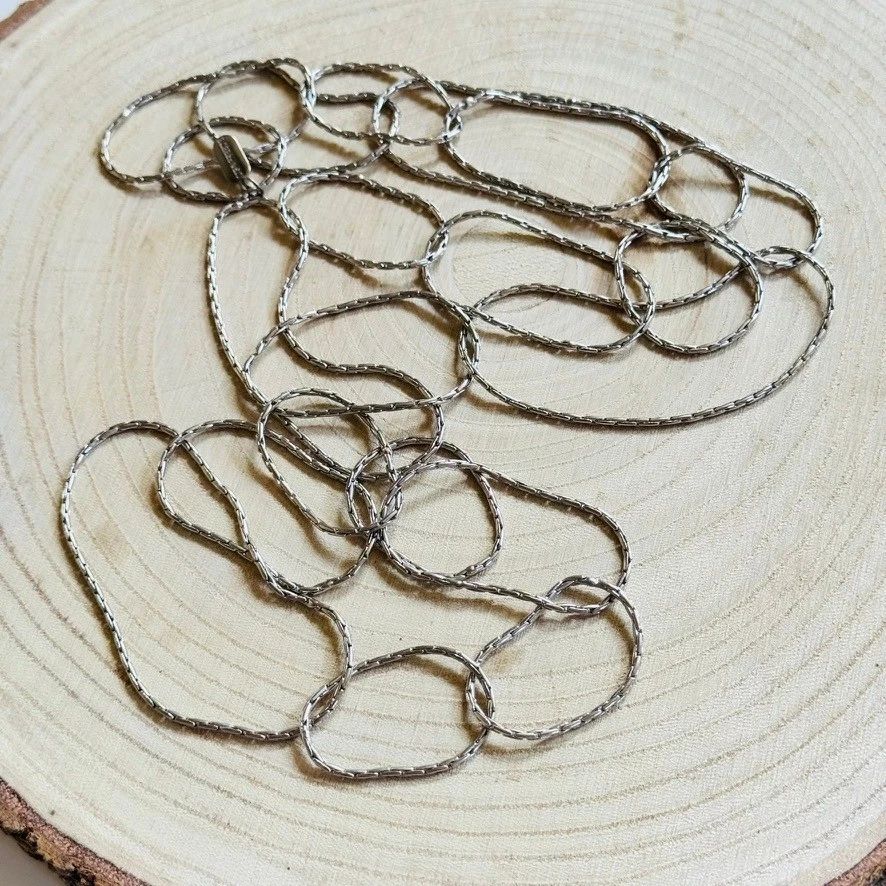 Collar de metal flexible plateado Lisa Freede collar de eslabones llamativos diseñador MOD Foto 2 de 4