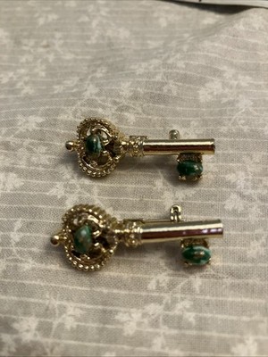 2 vintage brooches. Gerry's silver skeleton key with faux jade. Signed. 1 inch