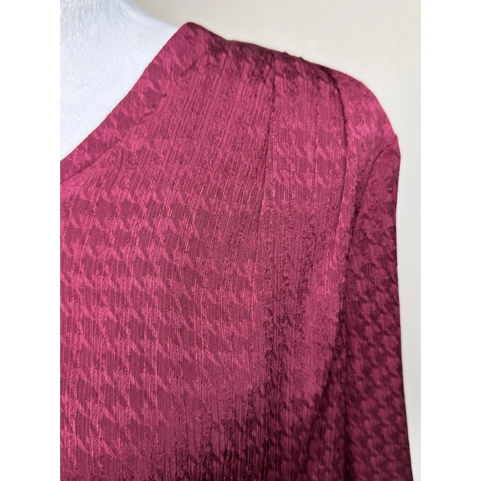 Blusa para mujer Liz Claiborne talla S borgoña cuello en V manga 3/4 forrada carrera informal Foto 3 de 4