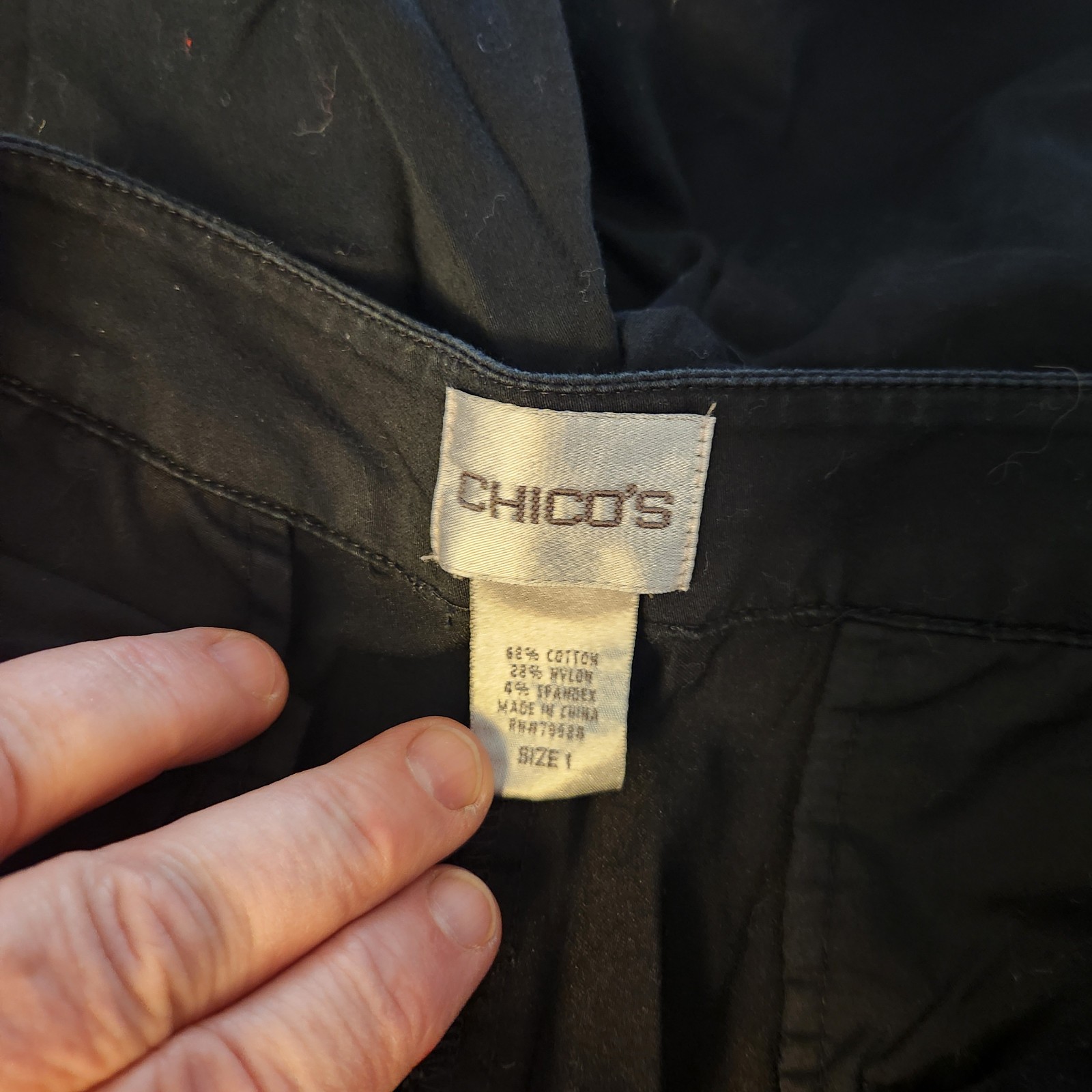 Chicos Solid Black Flat Front Bermuda Shorts Size… - image 5