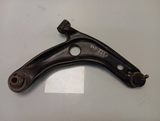 BRAS DE SUSPENSION INFERIEUR AVANT DROIT / 6804306 POUR TOYOTA YARIS KSP9/SCP9/