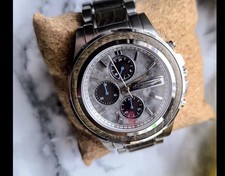 Holzkern Uhr wie Neu , Model