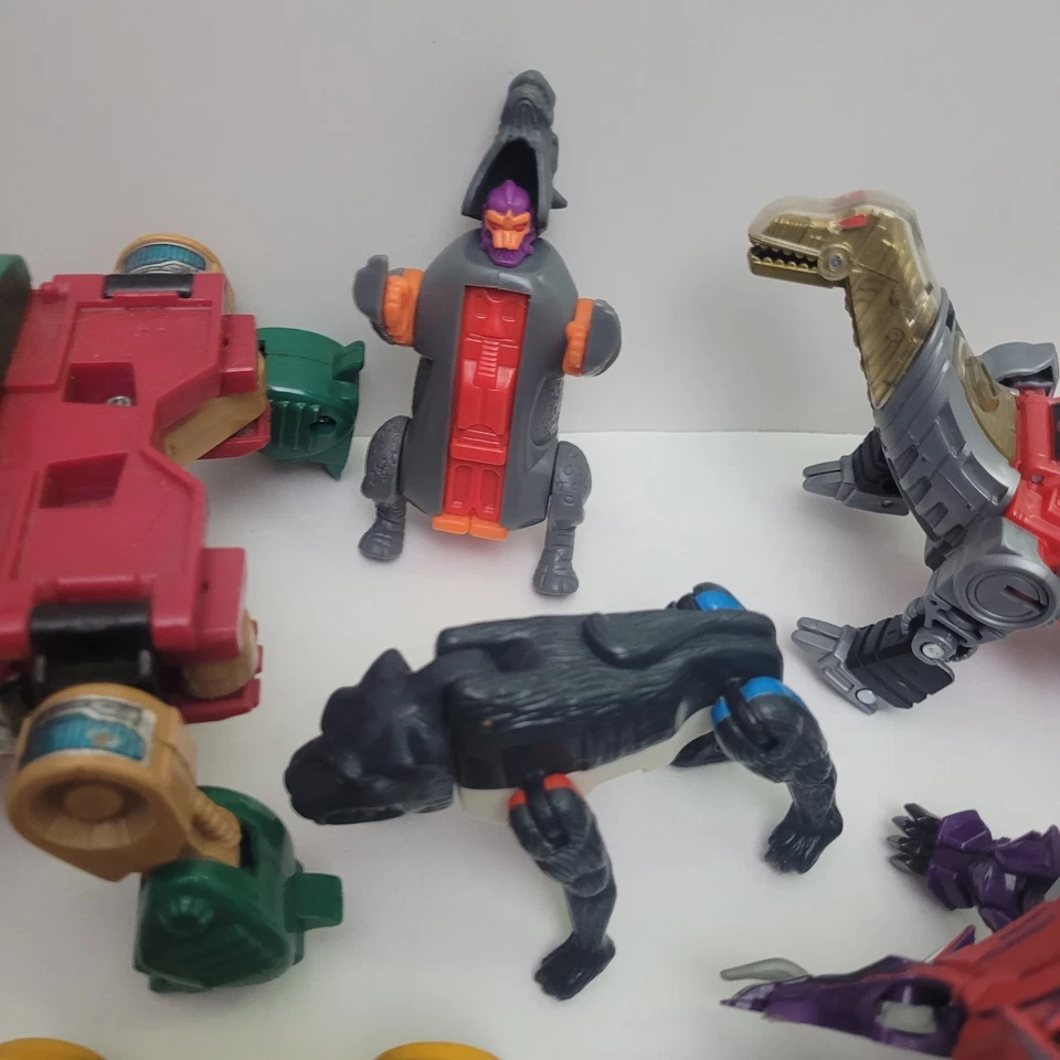 Transformers Figure Lot Moslty Vintage Mixed Parts Lot Go Boys Dino Bots & More - Image 4 of 4