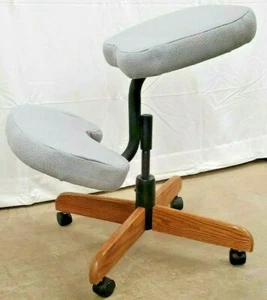 NEW chaise de bureau ergonomique Kneeling Steel + Siège en mousse grise à cadre de bois avec roulettes