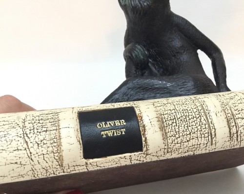 Vintage Solid Bronze Monkey On Oliver Twist Book Bookend Sculpture Figurine - Picture 4 of 4