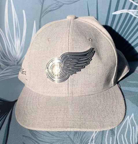 NEW Detroit Red Wings Melonwear Gray Metal Logo TRUCKER BASEBALL HAT CAP