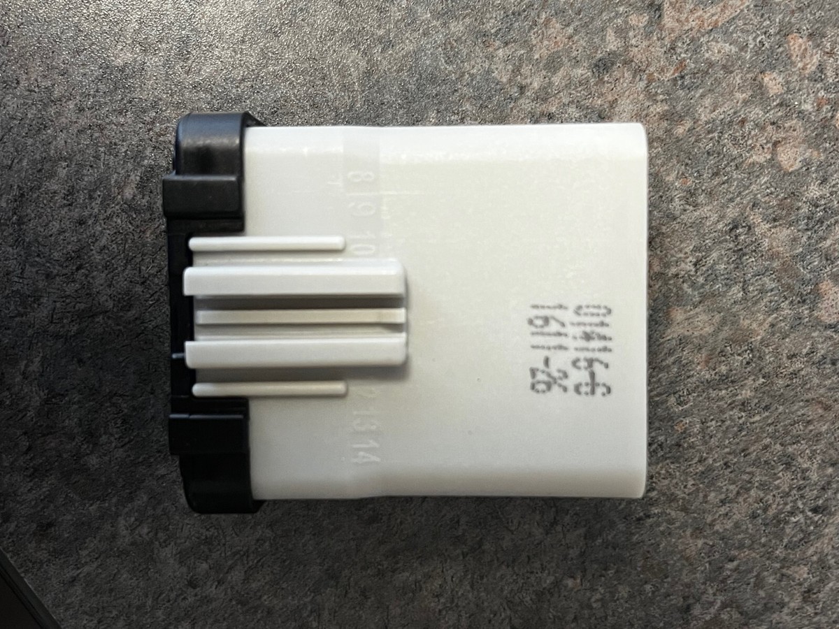 Delphi Aptiv Connector 5420141614 Automotive Connectors w