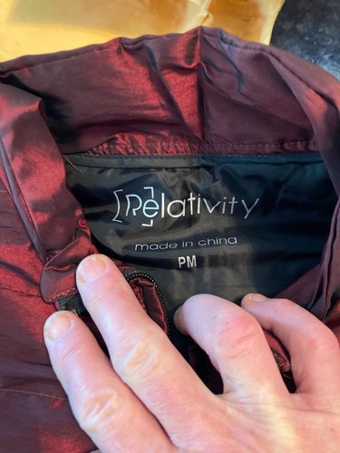 Vest womens new Relativity Quilted Sz PM maroon red Iridescent Zip #2132 - Picture 2 of 6