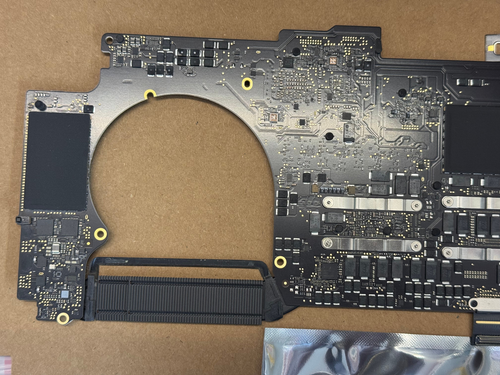 Carte mère Apple 2019 A1990 820-01814 - A NE FONCTIONNE PAS / POUR PIECES - Photo 4/6
