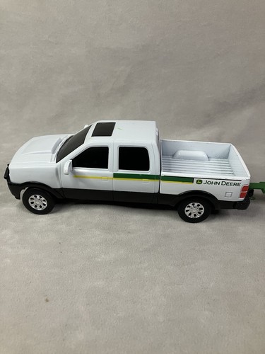 BRAND NEW SEALED ERTL John Deere Pickup Hauling Set Tomy - Picture 2 of 20
