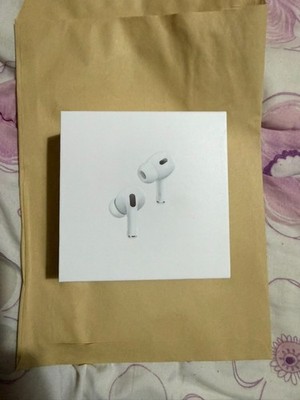 Apple AirPods Pro 2nd Generation with MagSafe Wireless Charging Case (USB C)