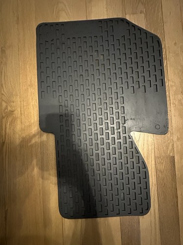BMW Black Rubber Floor Mats 1994-1999 E36 3 Series Convertible FRONT 51479401971 - Picture 4 of 6