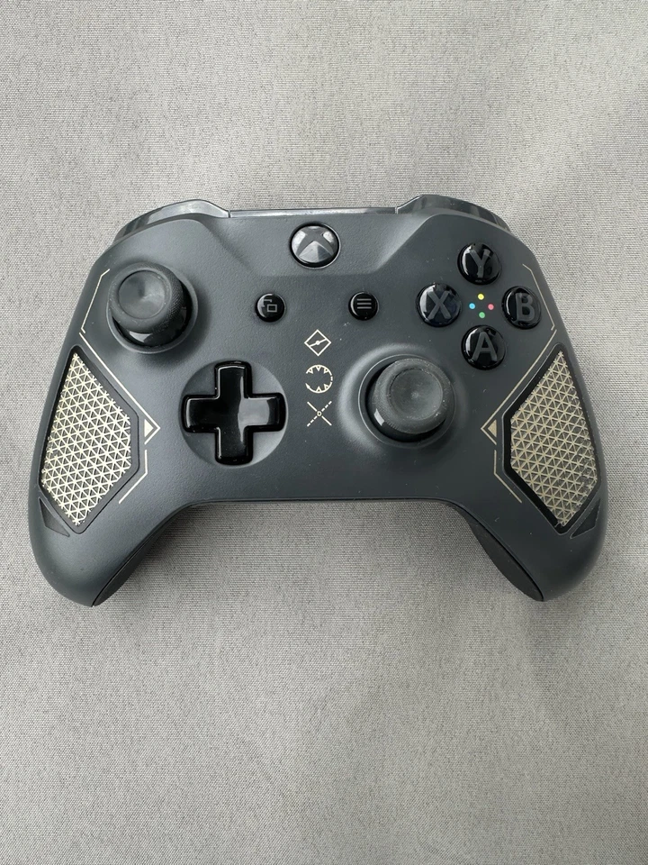 Xbox One Wireless Controller Recon Tech Special Edition (defekt) Microsoft
