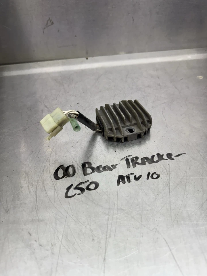 Regulador de voltaje Yamaha Bear Tracker 250 1999 00 01 OEM Foto 2 de 4