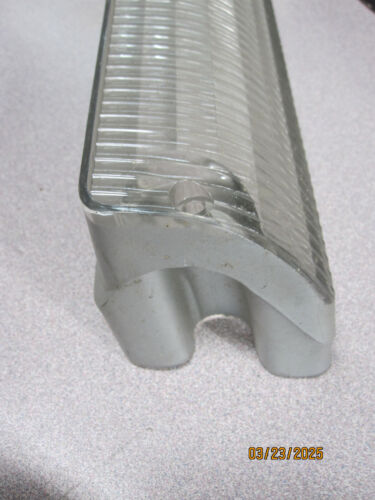 NOS 1970 OLDSMOBILE DELTA 88 98 PARKING LIGHT LENS RH GM 5962824 - Picture 4 of 6