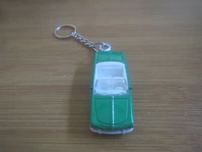 VOLKSWAGEN KARMANN GHIA CONVERTIBLE DIECAST TOY KEYCHAIN KEYRING GREEN