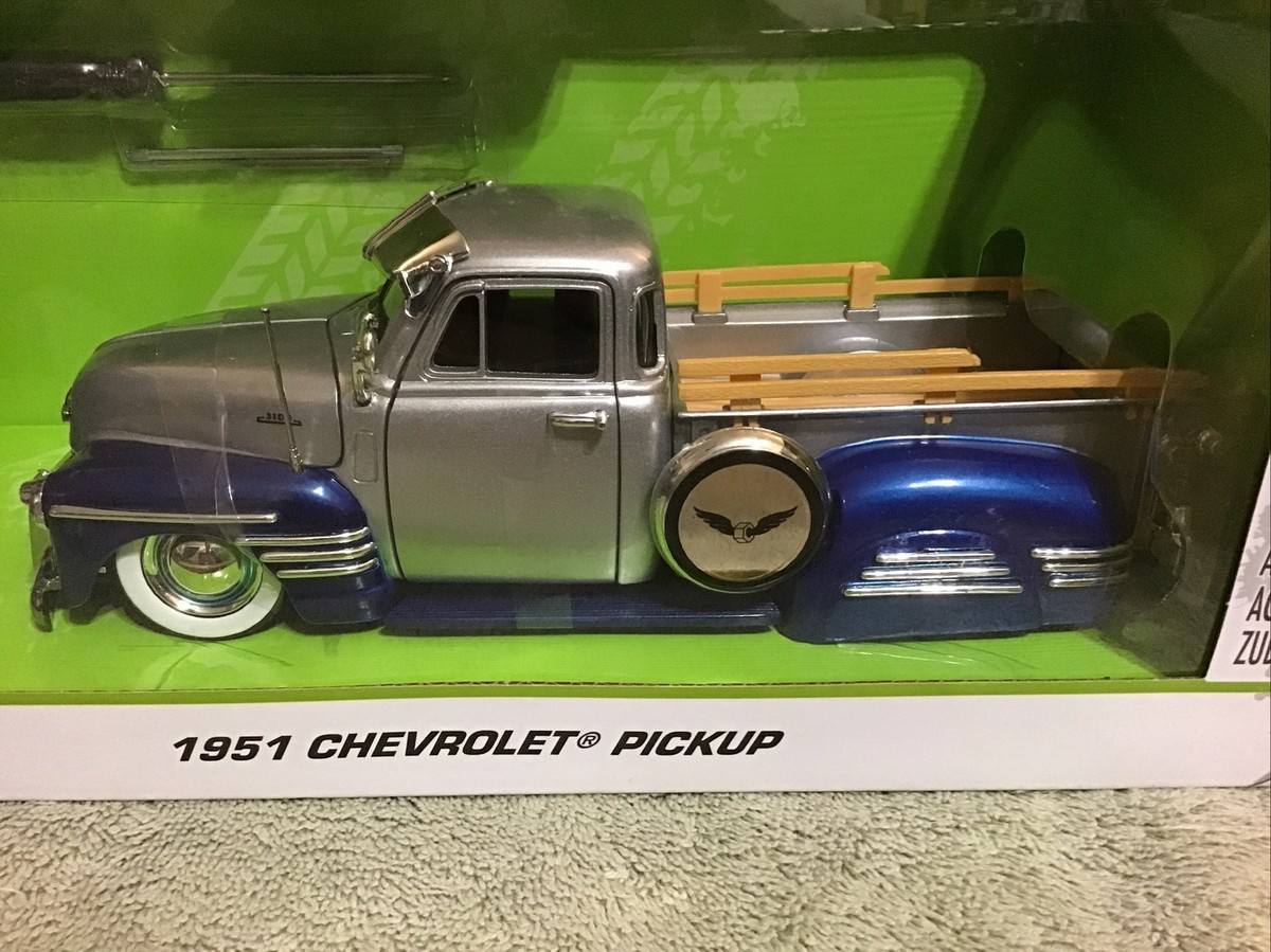 ジェイダトイズ 1/24 1951 シボレー 3100 ピックアップ JADA 1/24 STREET LOW BLUE 1951 CHEVY 3100 PICKUP USED VERY