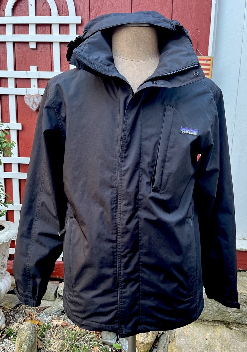 Patagonia Eco Rain Shell Black Full-Zip Hooded Mesh Lined Patagonia Eco Rain Shell Black Full-Zip Hooded Mesh Lined