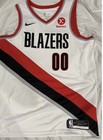 Scoot Henderson Fanatics Under Wraps TrailBlazers Rookie Auto Jersey Signed — photo 4