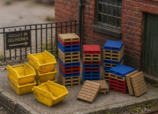 OO Gauge Pallet & Skip Bundle - 1:76 Model Railway trackside