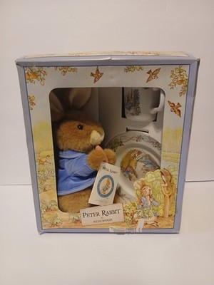 Vintage Peter Rabbit by Wedgwood 3pc Set Plush Plate Mug