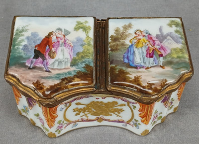 Samson Paris Hand Painted Watteau Scene Raised Gold & Gilt Ormolu Trinket Box
