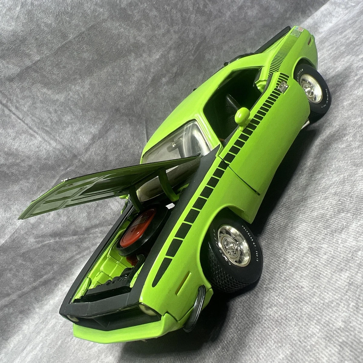 ERTL 1/18 1970 Plymouth Hemi Cuda Barracuda American muscle ERTL 1/18 1970 Plymouth Hemi Cuda Barracuda American muscle