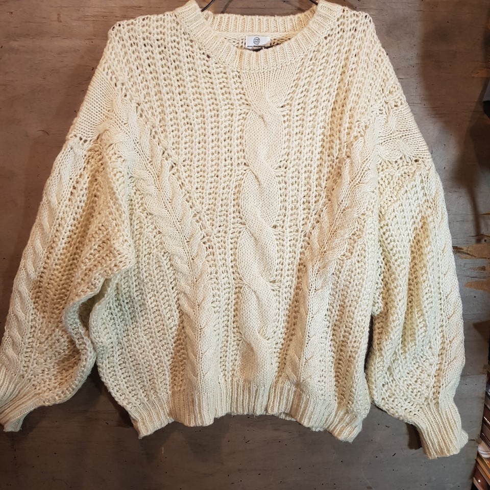 Pink Diamond Jumper Cable Knit Womens Size M/L  Bishop sleeve