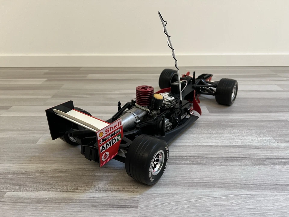 DeAgostini Kyosho Ferrari F2004 Verbrenner 1:8 RC Formel 1 - ungefahren - TOP - Bild 4 von 4